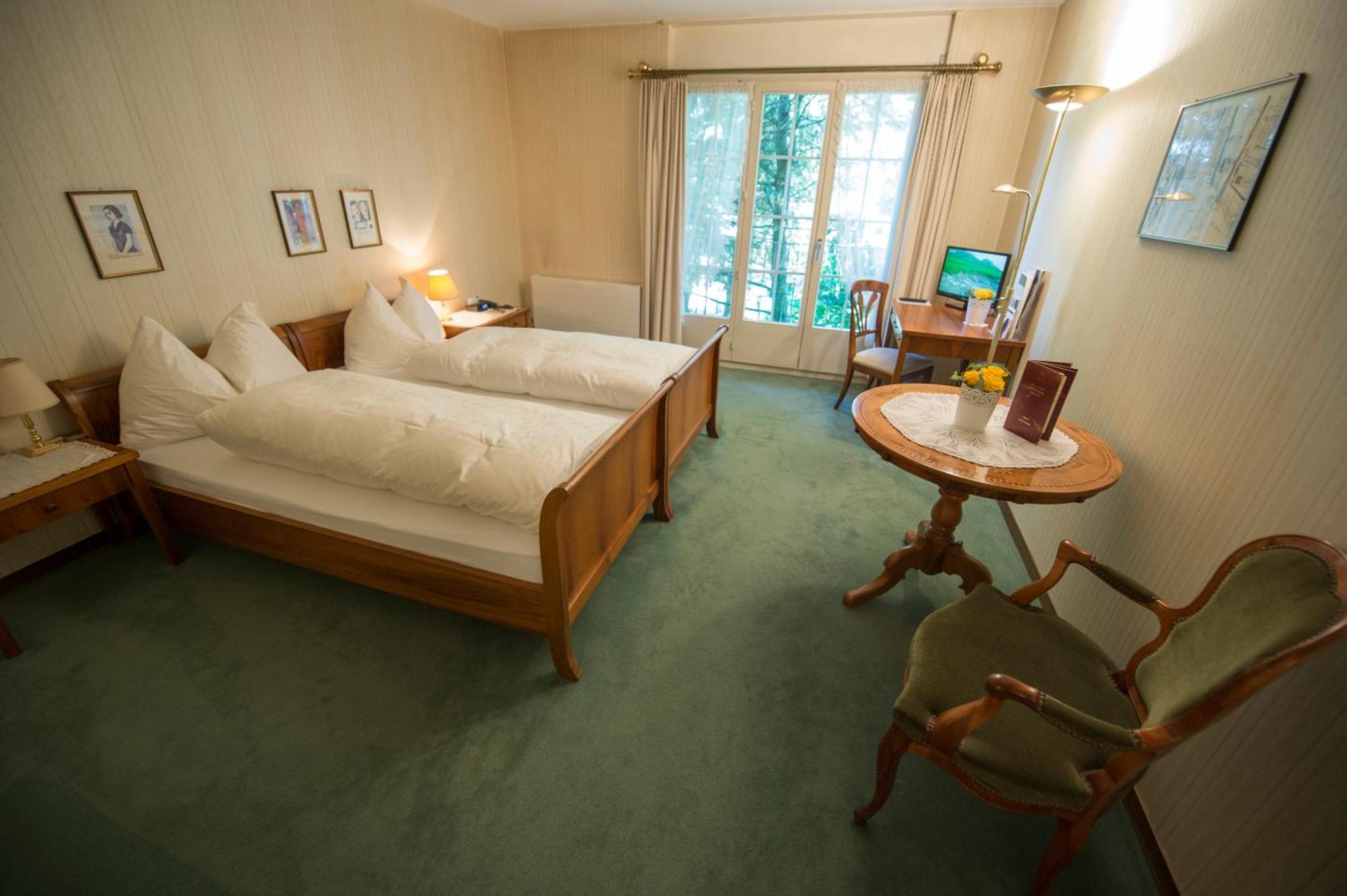 Romantik Hotel & Restaurant Sternen Kriegstetten Rum bild